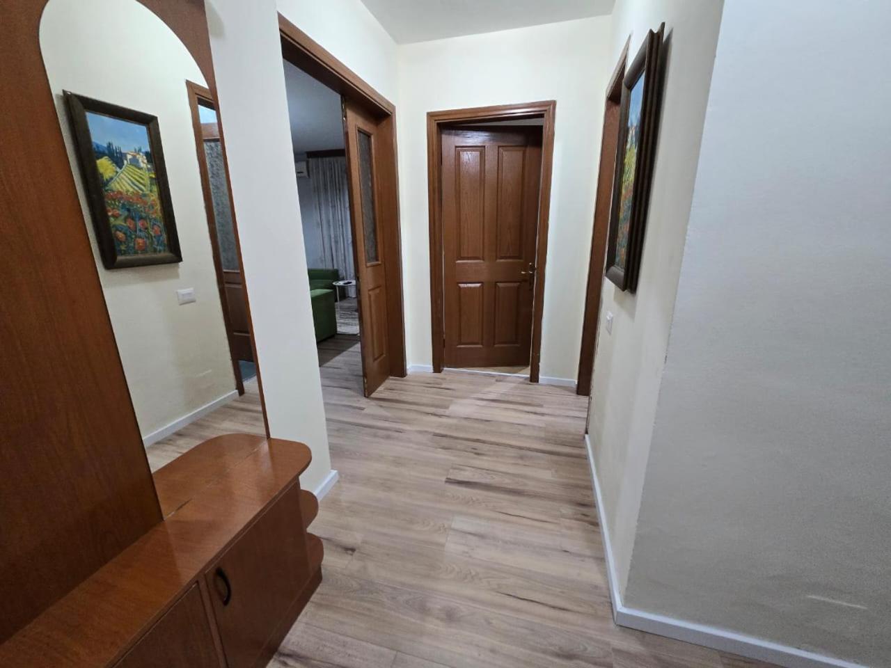 Apartment Select 7 *